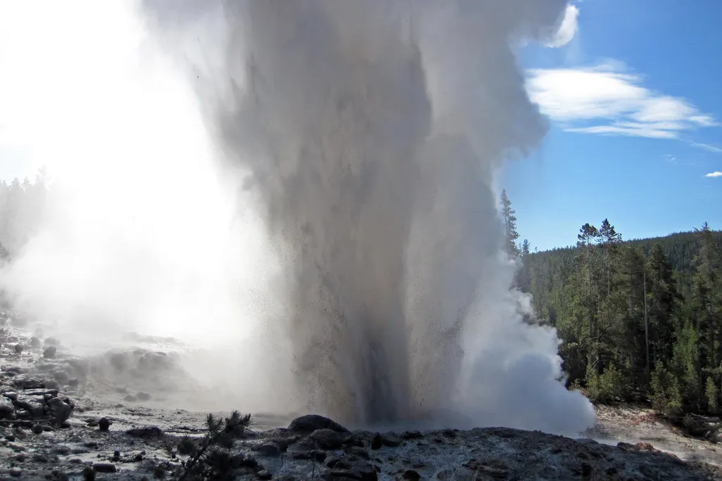 A photo of Steamboat Geyser erupting 