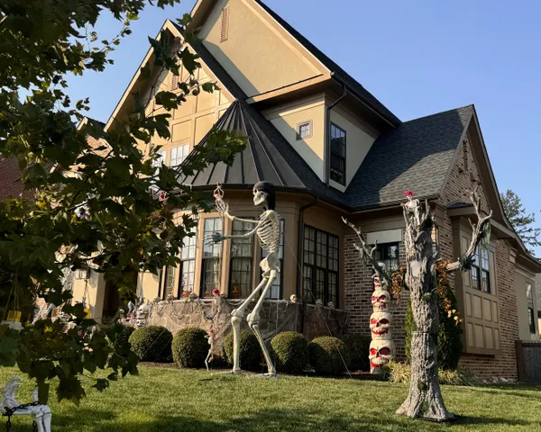 Halloween decorations in Frederick. (4) thumbnail