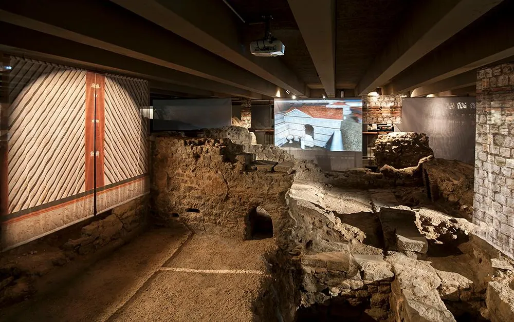 Notre Dame crypt (social)