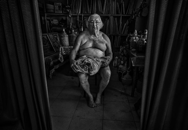 Behind the Curtains. thumbnail