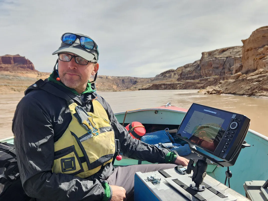 Mike DeHoff Uses a Fish Finder