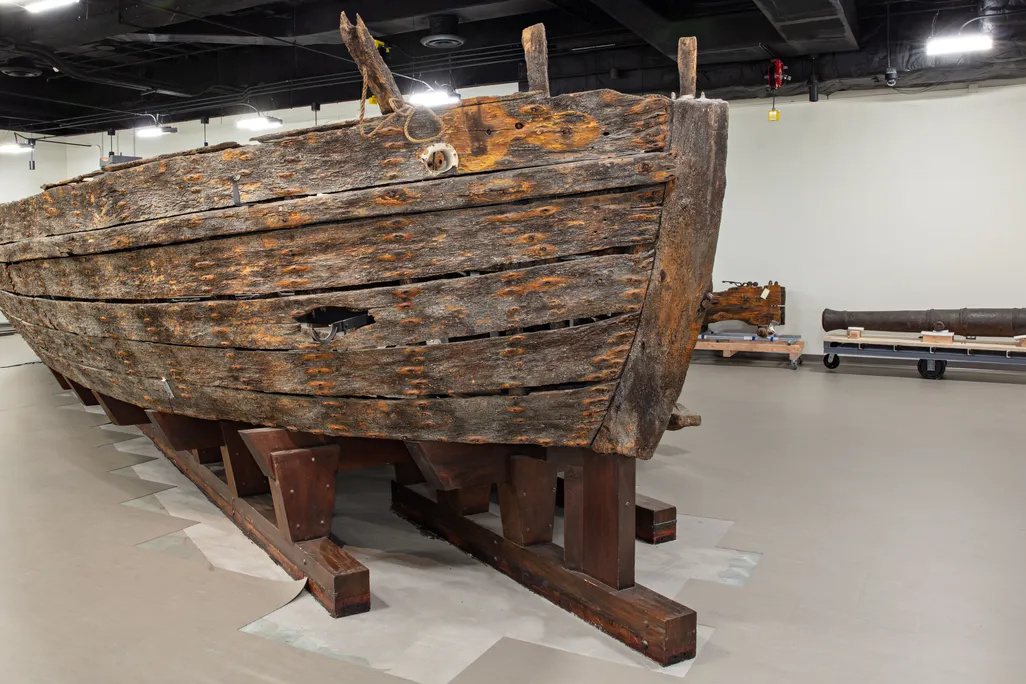 Wooden boat as seen from the front
