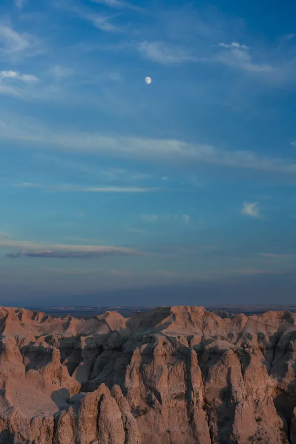 Moonrise in the Badlands thumbnail