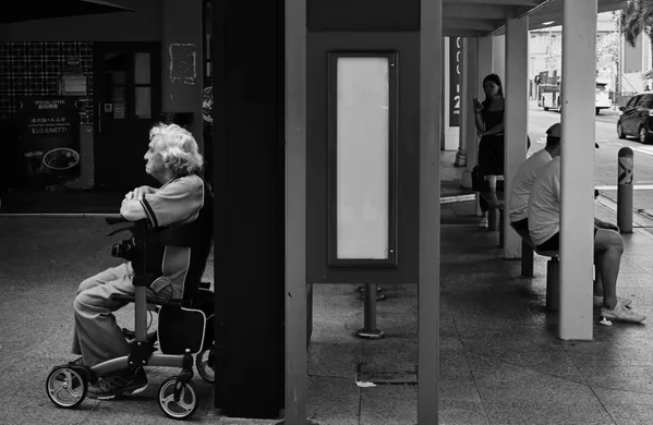 Contrasts of Life: Singapore Street thumbnail