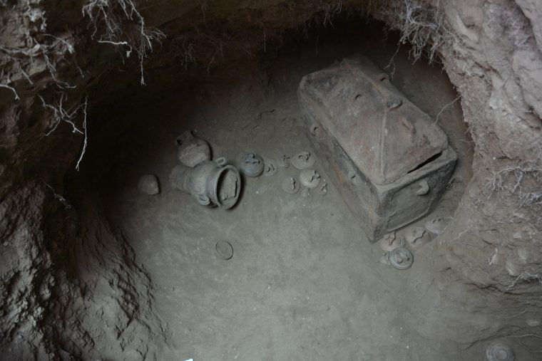 Greek Farmer Stumbles Onto 3,400-Year-Old Tomb Hidden Below His Olive Grove  | Smart News| Smithsonian Magazine