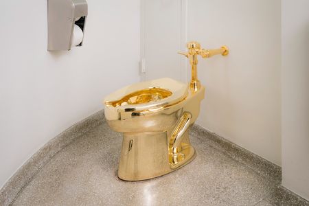 America, Maurizio Cattelan, gold, 2016
