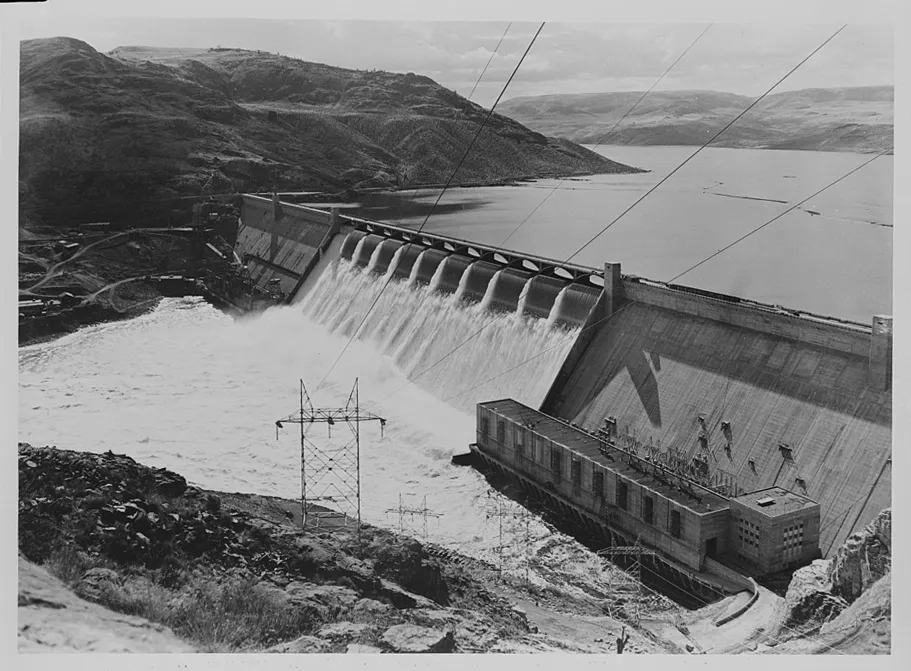 Grand Coulee Dam on the Columbia river, Washington