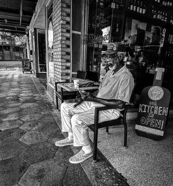 Food, Cigar and Screen thumbnail