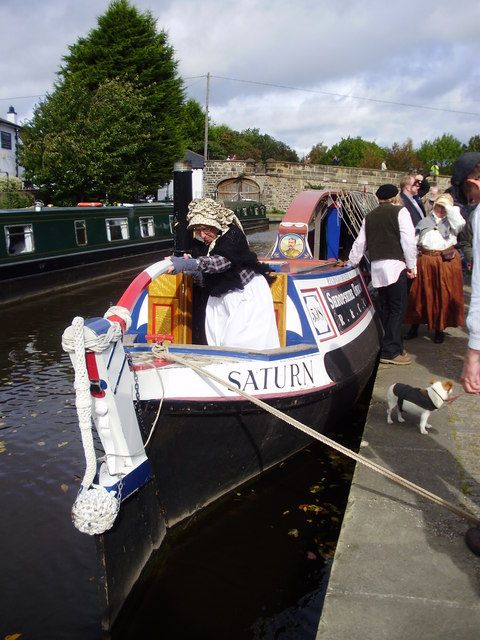 Saturn, a restored 1906 fly-boat