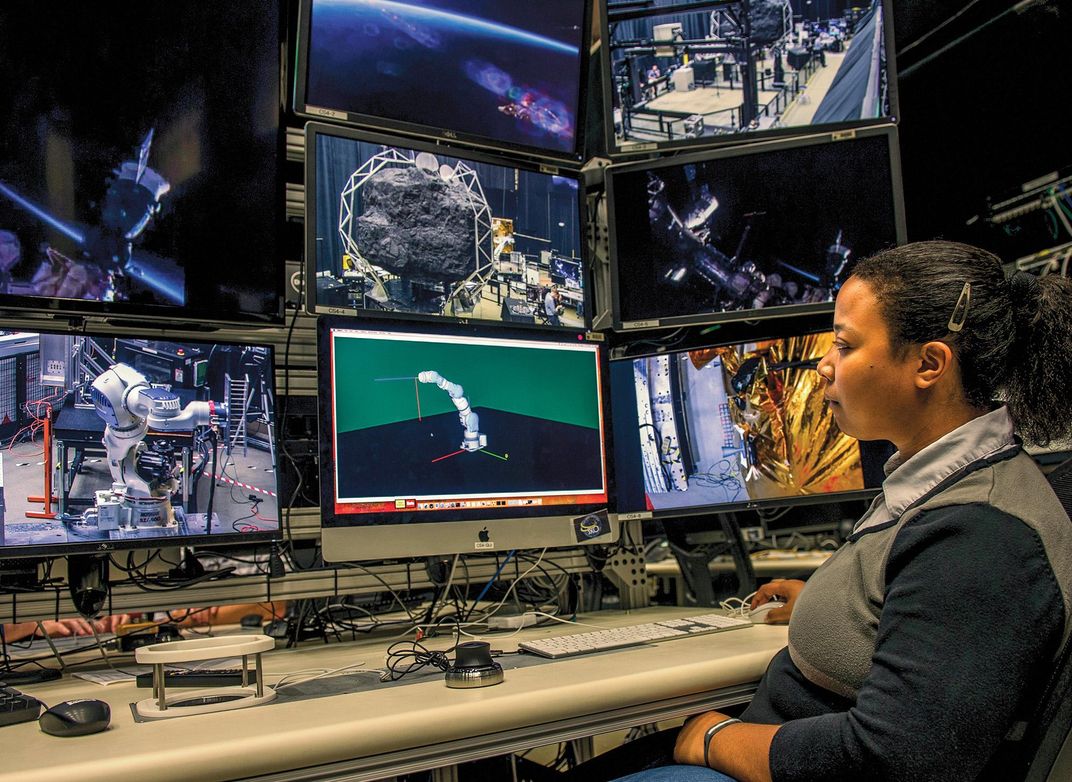 Zakiya Tomlinson trains at NASA Goddard Space Flight  Center with software