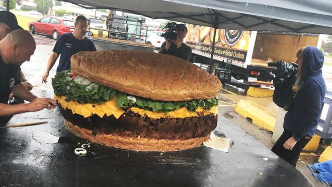 tallest hamburger in the world