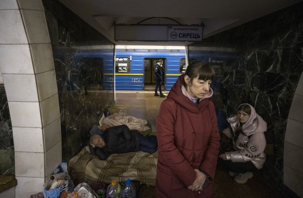 Civilians in Kyiv take shelter in metro station thumbnail