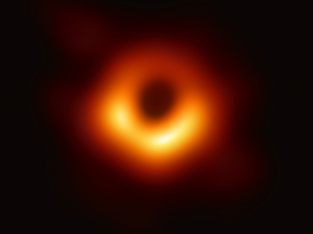 What's Inside a Black Hole? Past the Event Horizon - Sky & Telescope - Sky  & Telescope