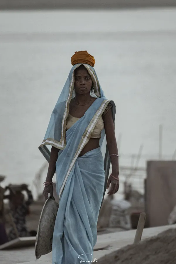 Women are as strong as men and here she proves it. thumbnail