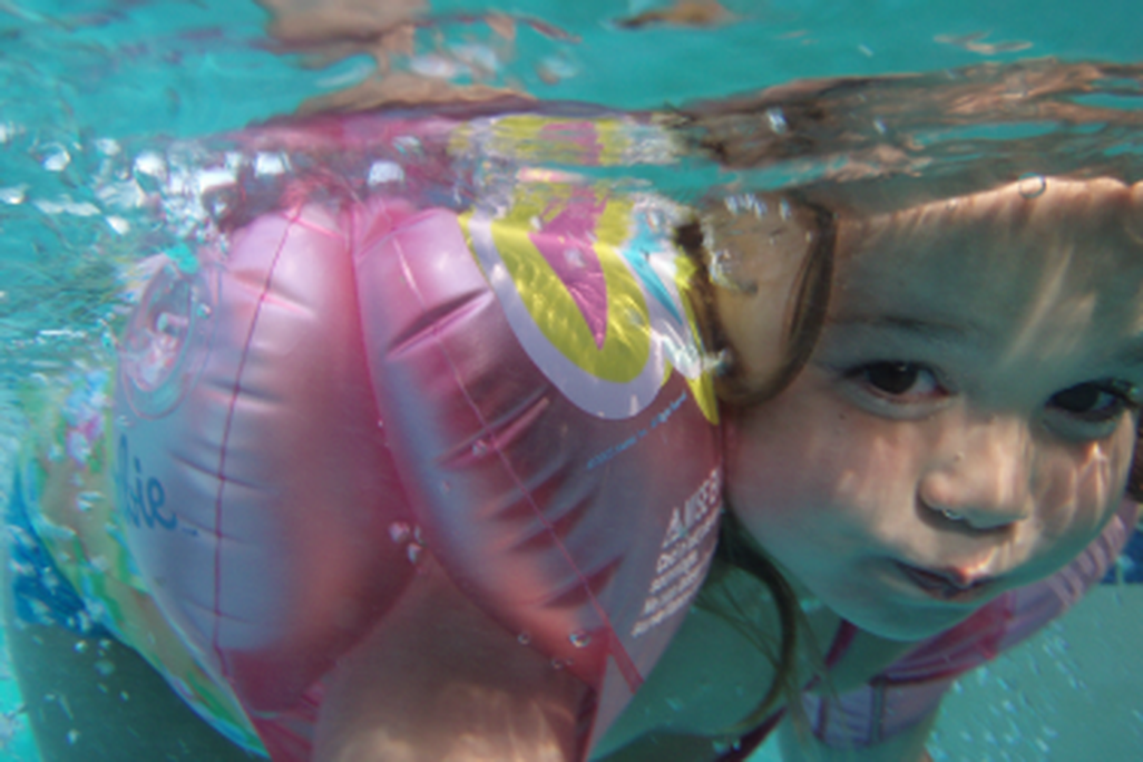 baby-in-pool-470.png