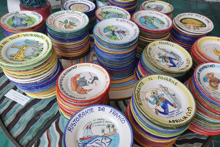 Piatti del Buon Ricordo from Ceramiche Solimene