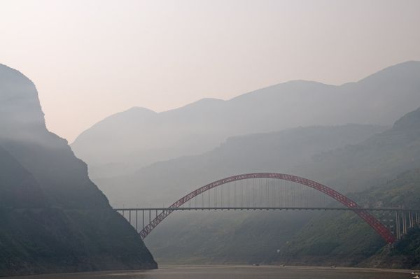 Bridge over the Yangtze River. thumbnail