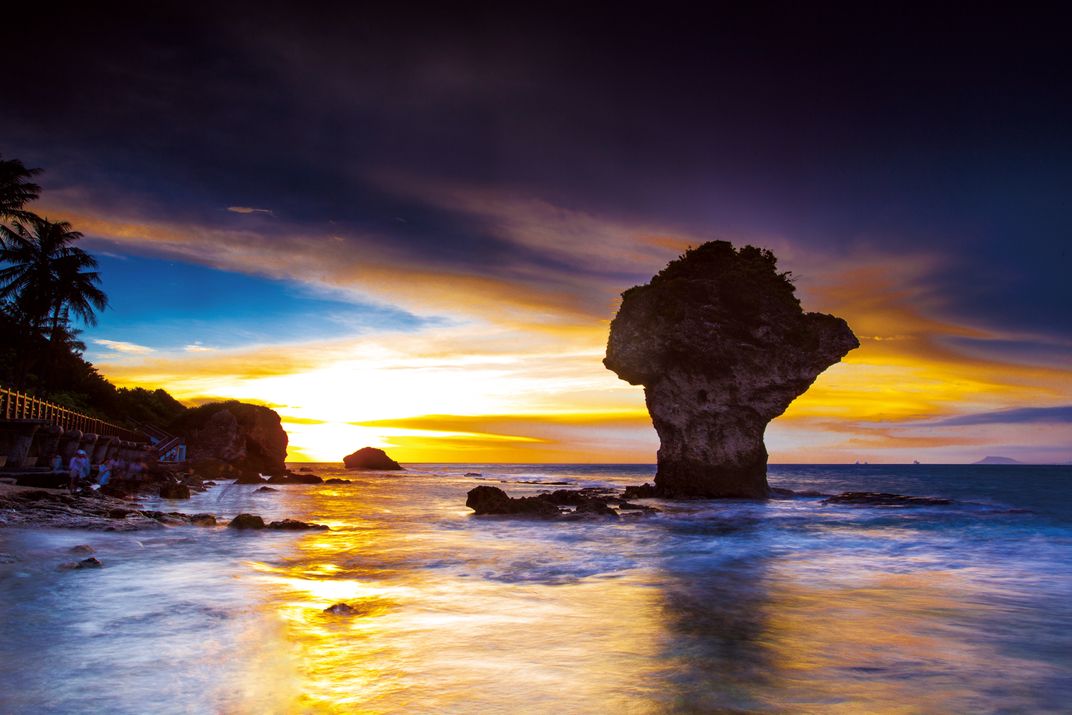 Xiao Liuqiu - Pingtung County - Vase Rock