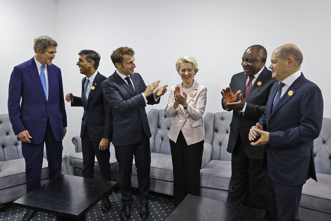 World leaders meeting in a room