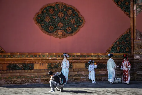 Tourists from the Imperial City thumbnail