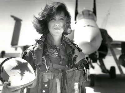 Tammie Jo Shults during her days as a Navy pilot.