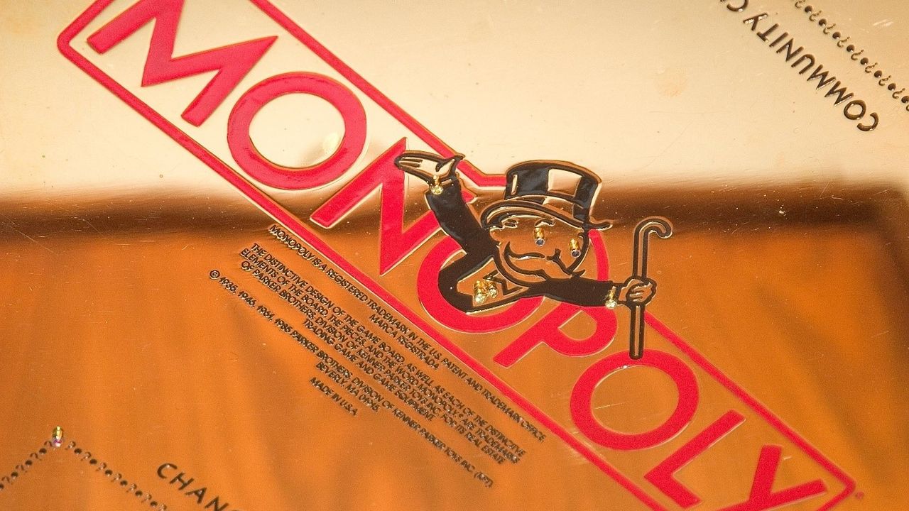 Gold_Monopoly_Board_First_Imag