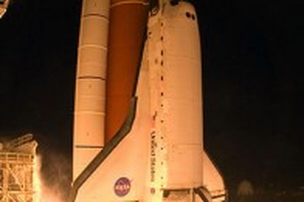 20110520110739NASA-Space-Shuttle-Discovery-196x3001.jpg