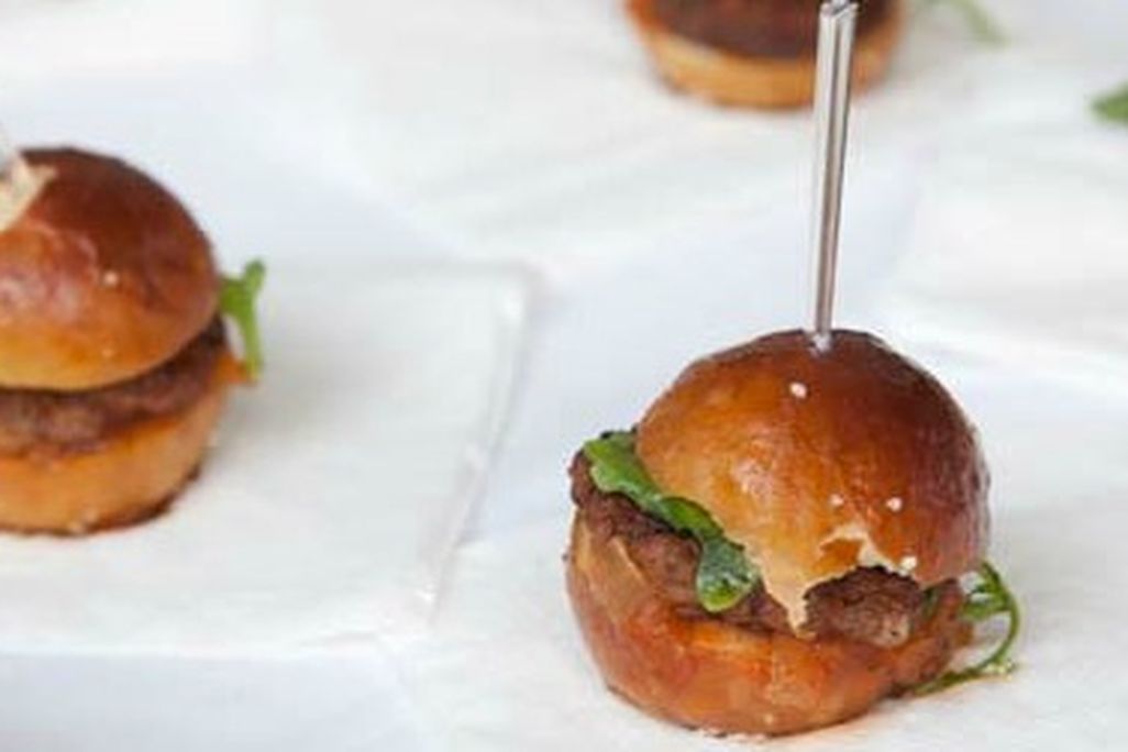 Sliders served at last year's ZooFari benefit