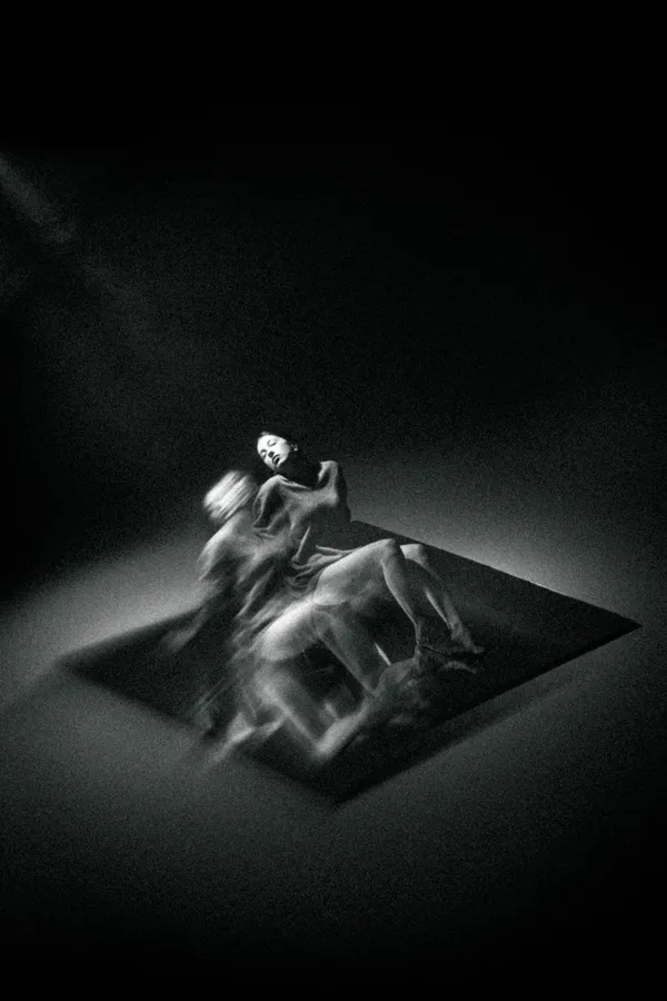 The girl on the mirror thumbnail