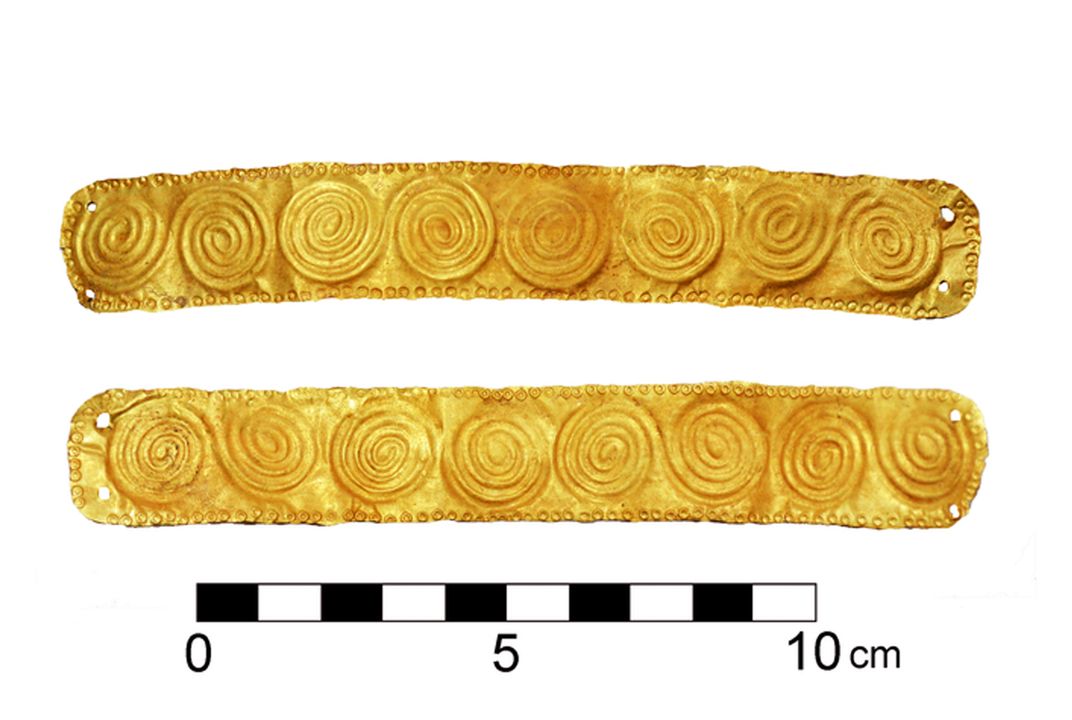 Egyptian online earrings history