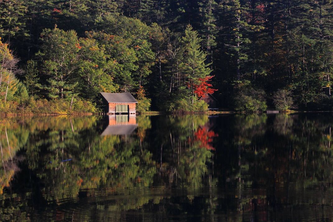 Chocorua Lake is a picturesque lake in northeast New Hampshire with ...