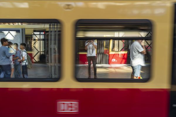 Life at the Station - Berlin thumbnail