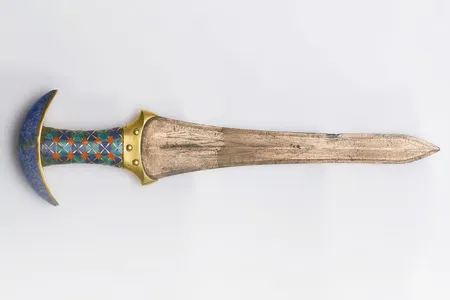 Princess Ita was buried with this dagger.