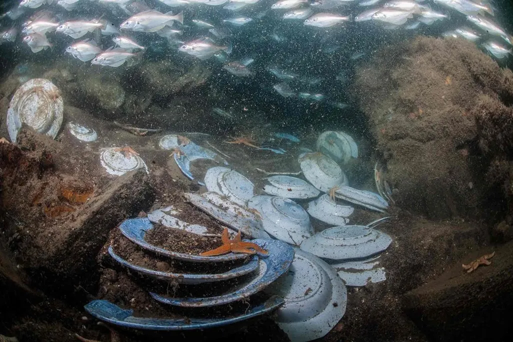 Pottery in the shipwreck of the Josephine Willis