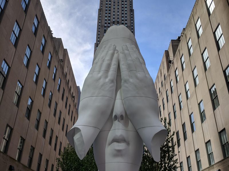 Jaume Plensa sculpture at Rockefeller Center Smithsonian