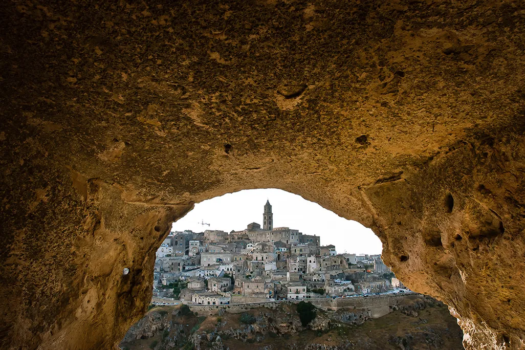 01-CaveDwellers-Matera.jpg