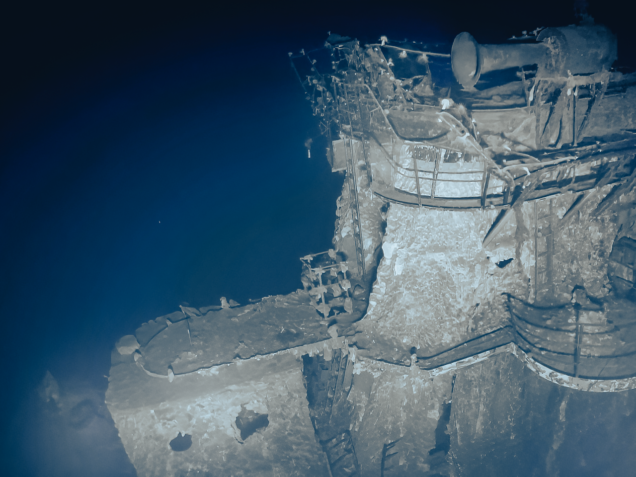 国内で当店のみ UNDERWATER - Hellbound Wing Distressed uss_yorktown_3_credit__ocean_e
