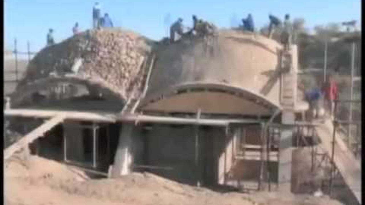 Preview thumbnail for High-Tech Construction With Low-Tech Ideas