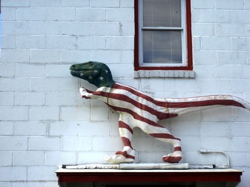 20110520083241Beloit-patriotic-theropod.jpg