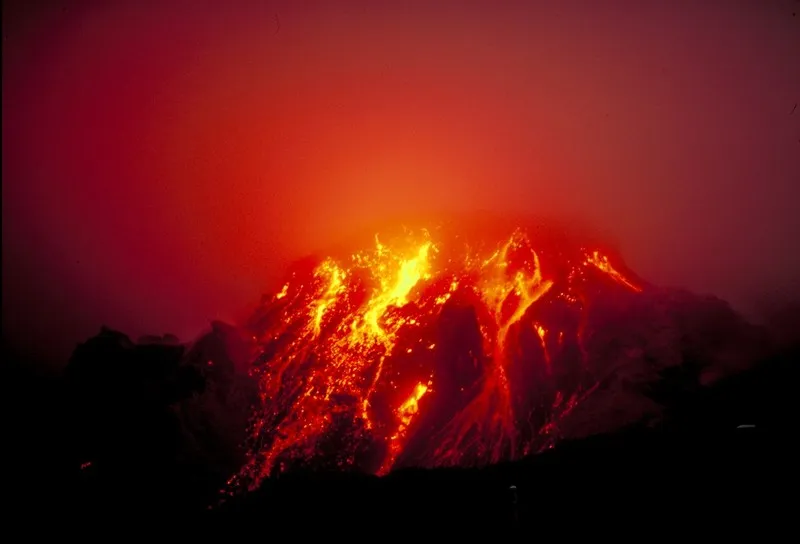 20110520102312volcano.jpg