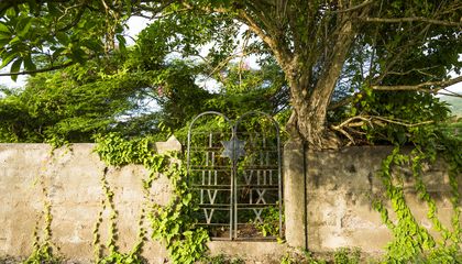 This Jewish Community in the Caribbean Smuggled Gunpowder to the Patriots During the Revolution. A British Admiral Condemned the Island as a 'Nest of Vipers'