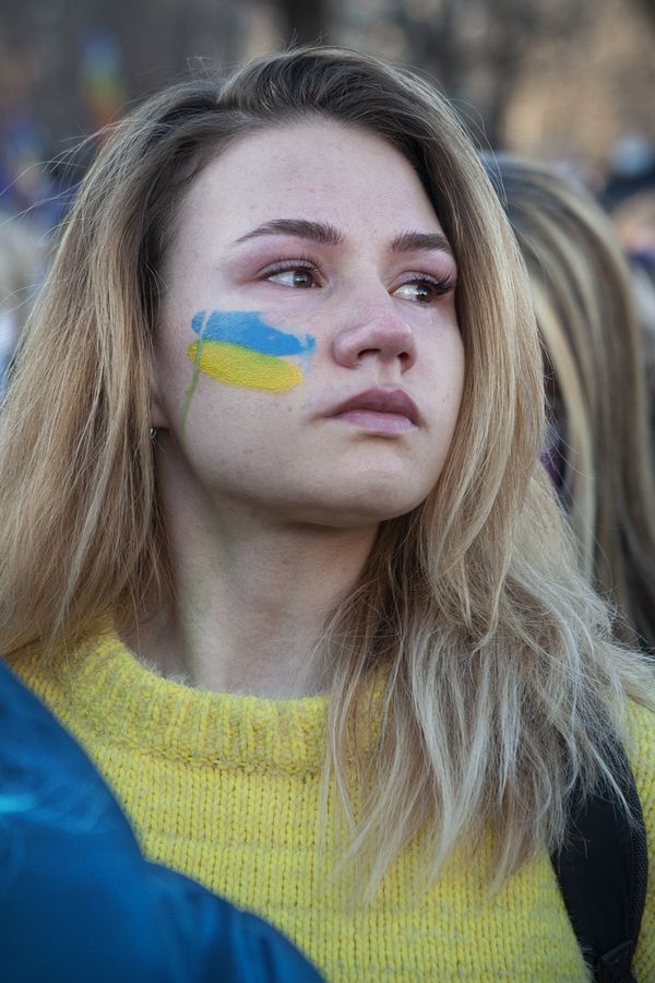 Weeping Ukrainian Girl thumbnail
