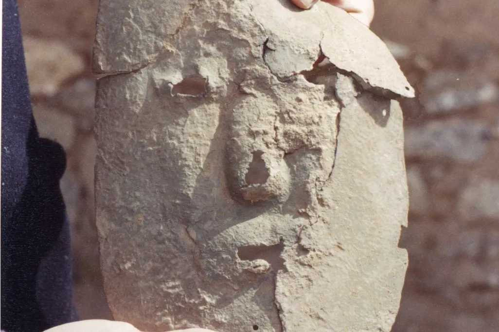 mask photo M.Calo.jpg