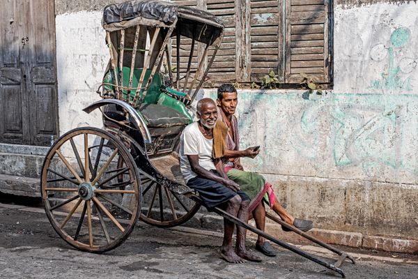 Moments of Rest: Rickshaw Pullers of Kolkata thumbnail