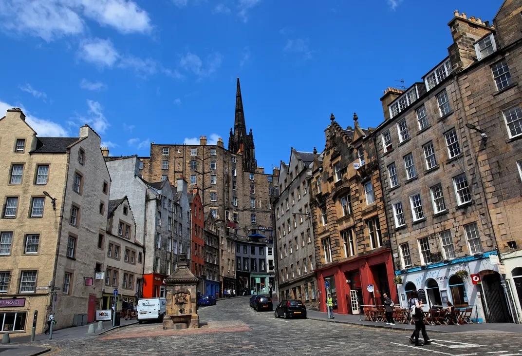 Victoria Street in Edinburgh's Old Town area
