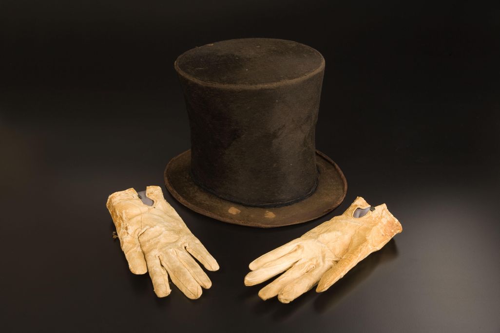 Hat and Gloves together.jpg