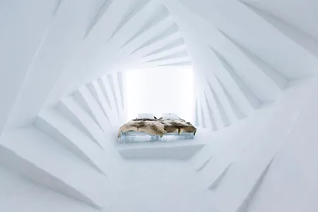 7 , 5 ° Rø, designed by German artists Wolfgang-A. Lüchow, Sebastian Andreas Scheller and Anja Kilian, offers a unique take on space by dividing the suite into 12 frames, each at an angle of 7.5 degrees from the other, forming a spiral-like suite that creates the illusion of infinity. 