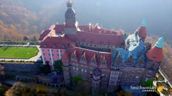 Preview thumbnail for Did Nazis Hide Loot Beneath This Giant Polish Castle?