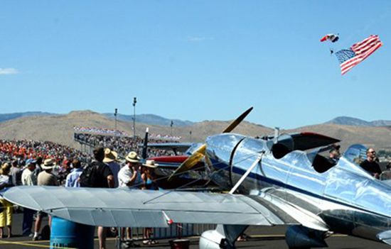 20120919021022Reno-STANDS.jpg