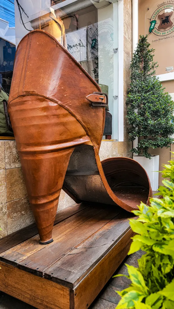 Cotacachi Footwear: The Cobbler’s Gigantism thumbnail